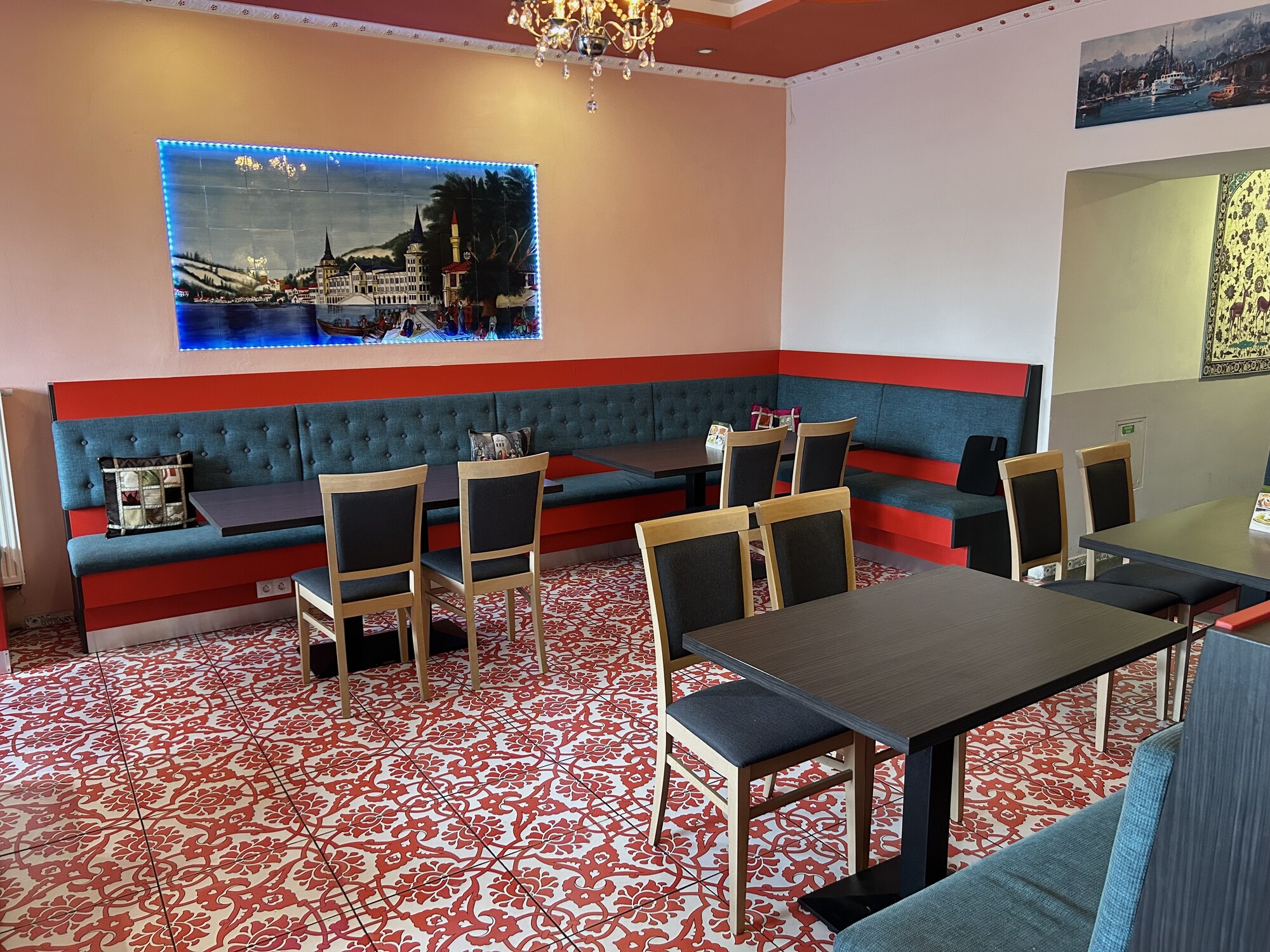 Interiér restaurace Antalya Kebap