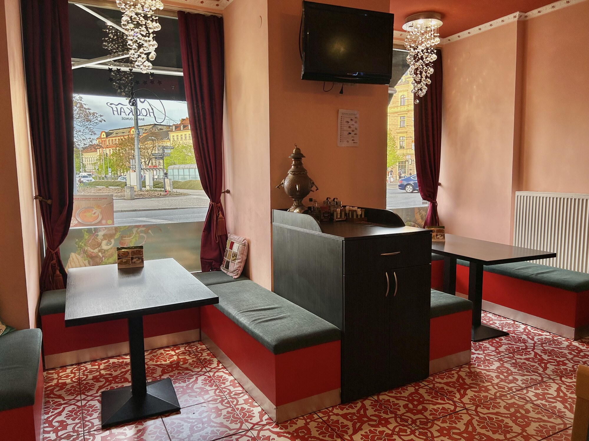Posezení v restauraci Antalya Kebap